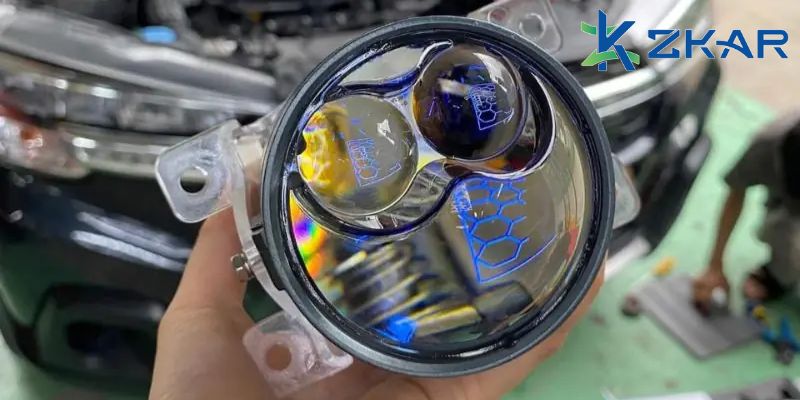 Thay thế cụm đèn chiếu sáng phía trước có tem hoặc giấy chứng nhận đạt tiêu chuẩn kỹ thuật về độ sáng